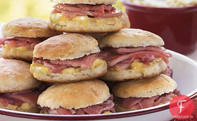 Wooo Pig Sooie Ham-biscoitos recheados com manteiga de mostarda
