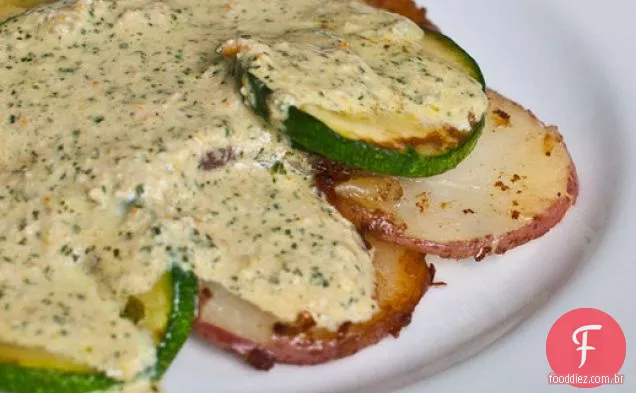 Batatas e abóbora com molho de hortelã preta