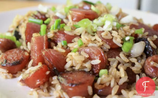 Arroz frito com linguiça Chinesa