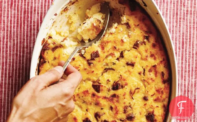 Caçarola de salsicha e Polenta para Café da manhã