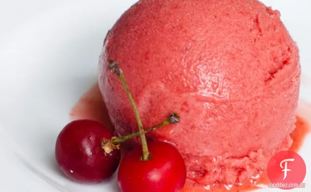 Sorbet de cereja azeda e lavanda
