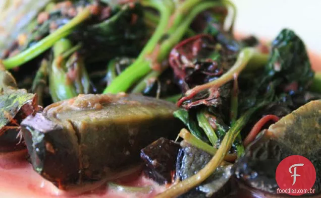 Verduras cozidas com ovos de Pato preservados
