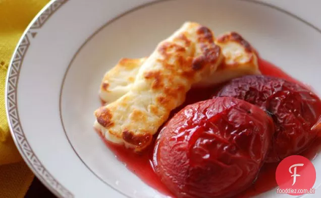 Pêssegos Riesling torrados e Haloumi