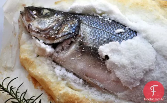 Sal Crustado Branzino
