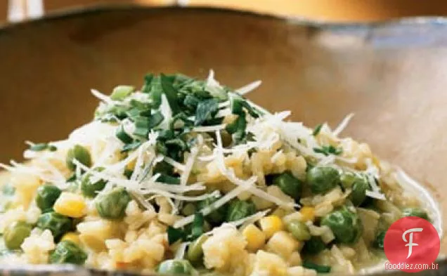 Risoto de ervilha doce com caldo de milho