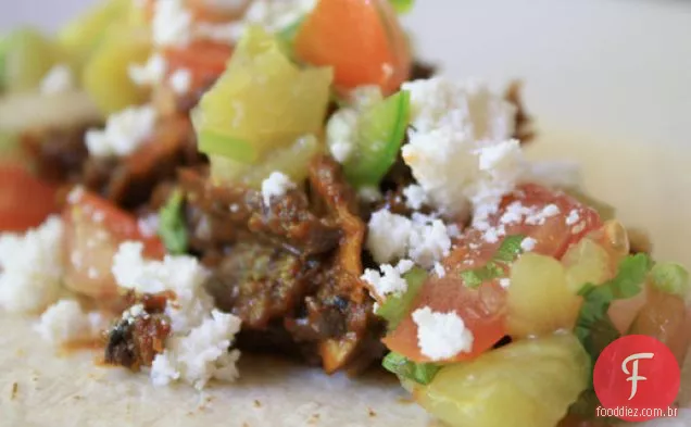 Tacos De Pescoço De Carne Cozida