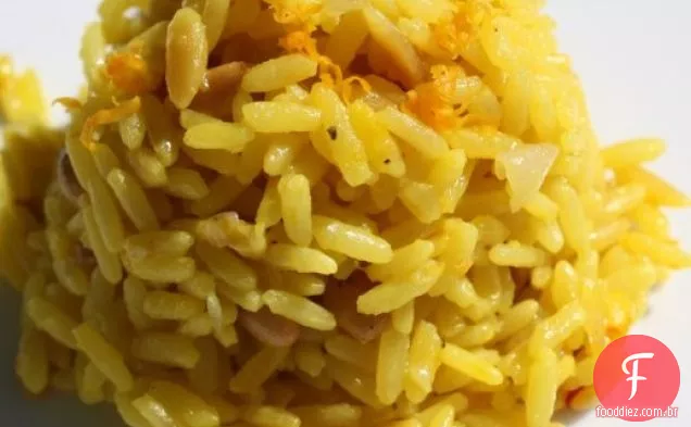 O ingrediente secreto (açafrão): açafrão e arroz de laranja Pilaf com Orzo e pinhões
