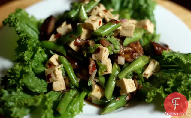Jantar esta noite: Tofu, feijão verde e salada Shiitake