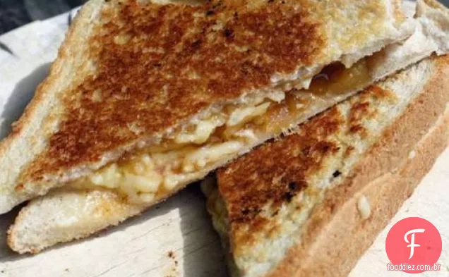 O ingrediente secreto (Chutney de Manga): Chutney e Cheddar Toasties