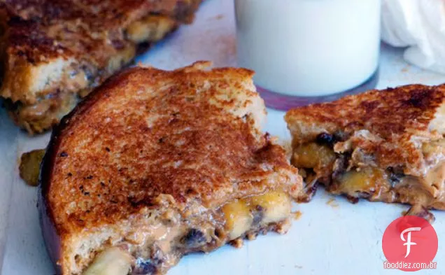 O sanduíche de Elvis (Manteiga De Amendoim grelhada, Bacon e Banana)