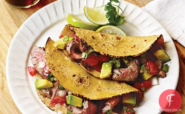 Carne Asada Tacos com abacate Pico De Gallo