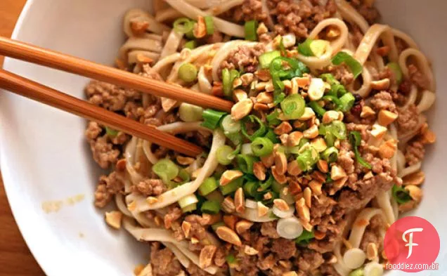 Jantar Esta Noite: Dan Dan Noodles