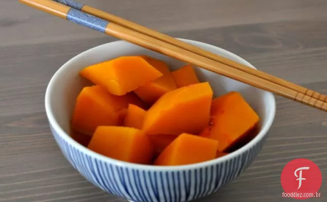 Kabocha No Nimono (abóbora cozida em saquê-molho de soja)