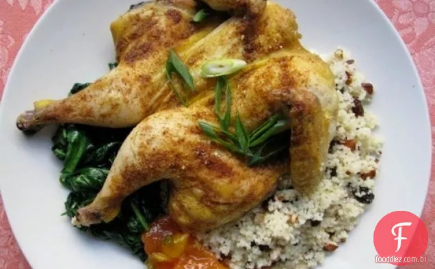 Ceia de domingo: galinhas Cornish Butterflied com cuscuz de amêndoa
