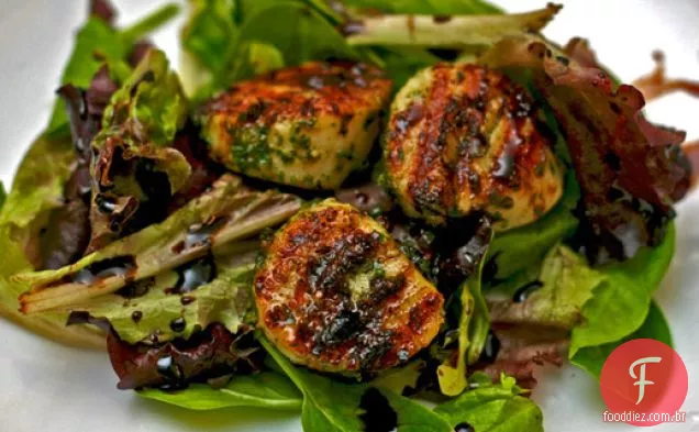 Jantar esta noite: vieiras grelhadas com Pesto De Hortelã e xarope balsâmico