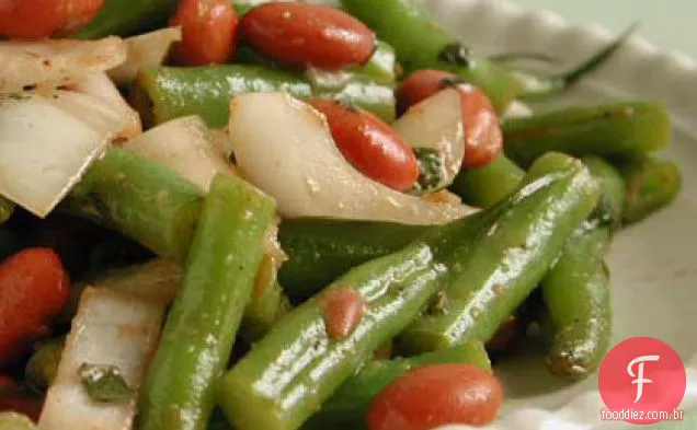 Salada de feijão verde com cebola e hortelã Vidalia