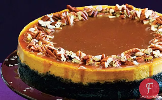 Cheesecake de abóbora e laranja com crosta de Chocolate e Caramelo Salgado