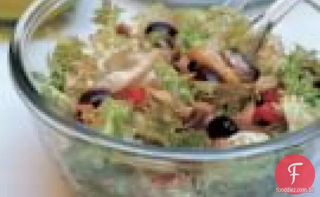 Salada Escarole Com Bacalhau Salgado, Anchovas E Azeitonas