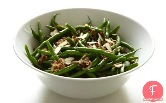 Feijão verde de Mark Bittman com chalotas crocantes