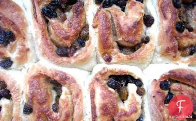 Chelsea Buns (rolos de canela britânicos com passas)
