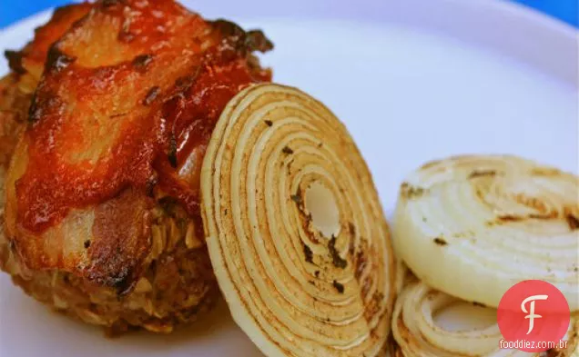 Bolo De Carne Grelhado Com Bacon Recheado Com Queijo De Cerveja