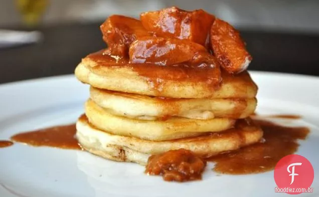 Panquecas com molho de Damasco-Bourbon