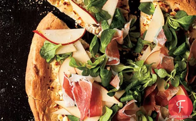 Pizza de trigo com mel com pêra-salada Prosciutto