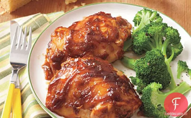 Frango com molho de churrasco com manteiga de amendoim