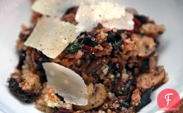Jantar esta noite: Quinoa com acelga e cogumelos