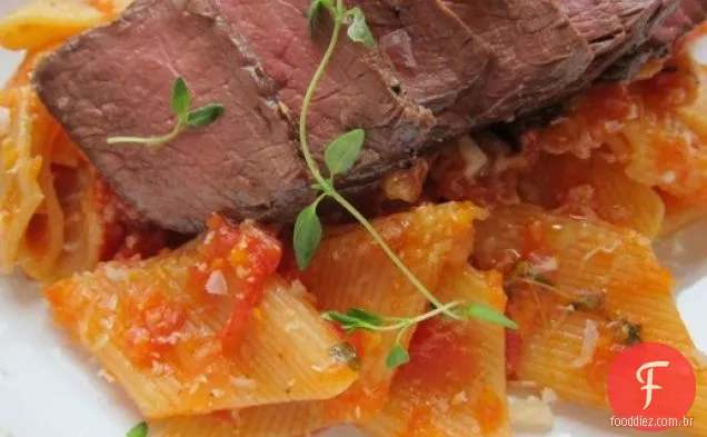 Rigatoni fresco com Marinara e bife