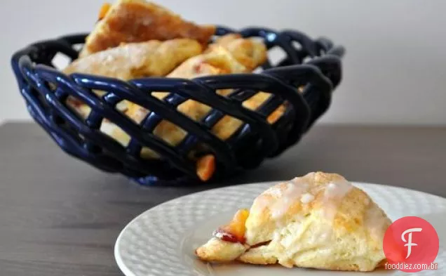 Mini Scones Envidraçados Do Pêssego