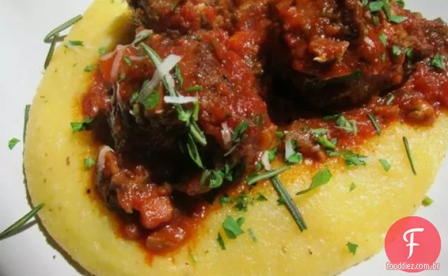 Almôndegas de peru e Porcini com alecrim e Polenta