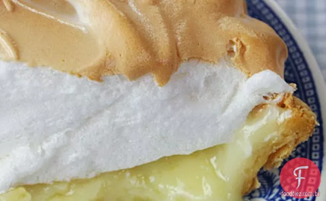 Mile-High Coconut Cream Merengue Pie