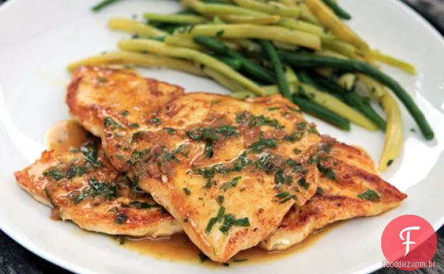 Peitos de frango de Thomas Keller com estragão