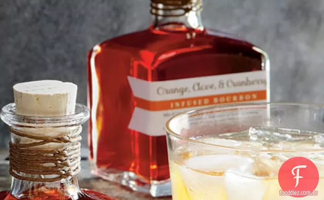 Bourbon com infusão de laranja, cravo e Cranberry