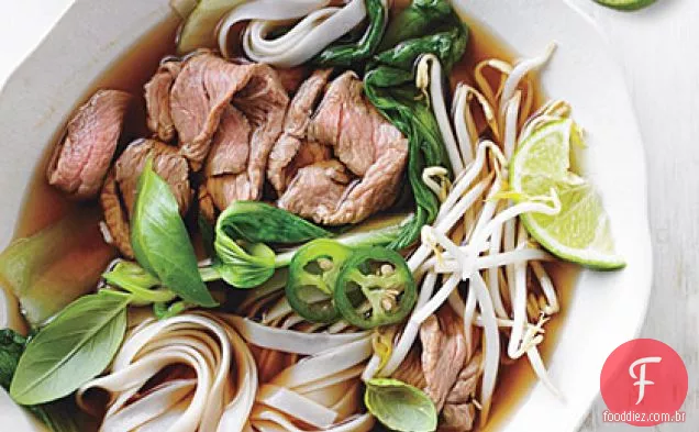 Sopa De Macarrão De Carne