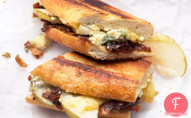 Palafitas prensadas, Pêra, encontro, e sanduíches de Bacon