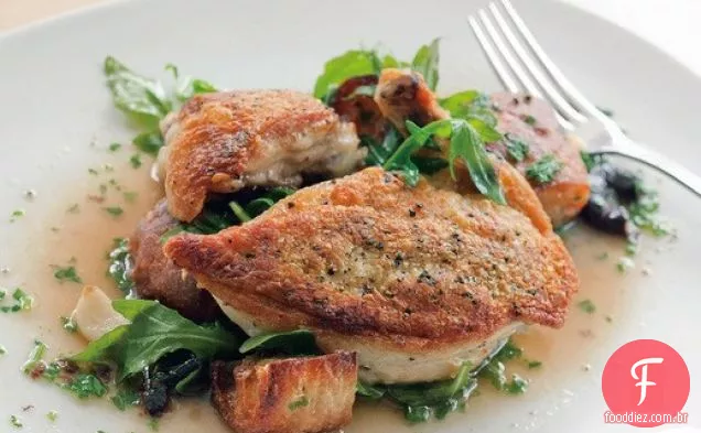 Frango Panzanella grelhado da Mesa Do Chef ' Portland, Oregon