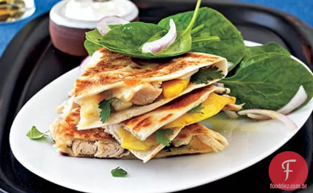 Pepper Jack, frango e quesadillas de pêssego