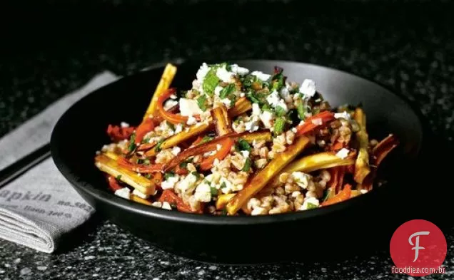 Smitten Cozinha's Mel e Harissa Farro salada