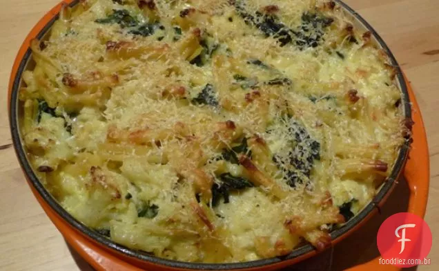 Macarrão Assado Com Couve-Flor E Acelga
