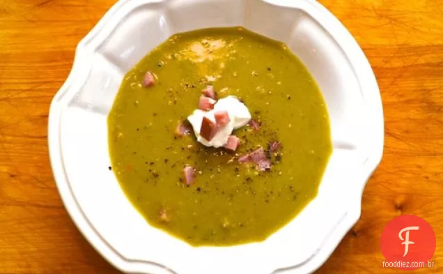 Sopa de presunto e ervilha dividida