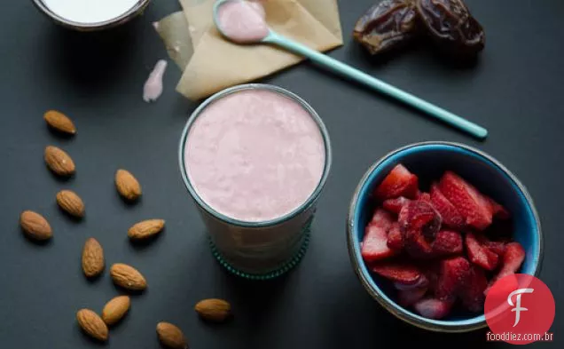 Smoothie De Bolo De Morango Vegano