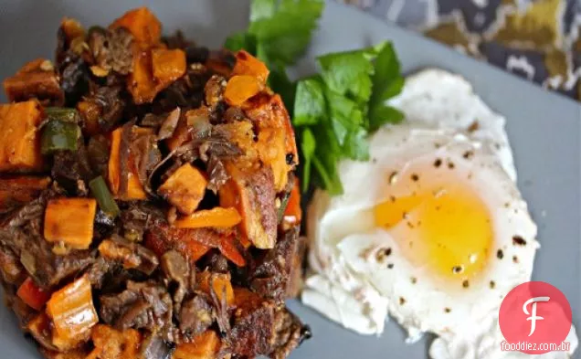 Peito de uísque e batata-doce Hash