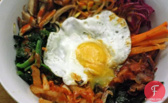 Bibimbap com Bacon e Kimchi