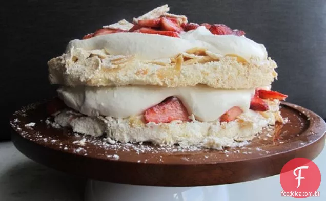 Morangos e creme Pavlova