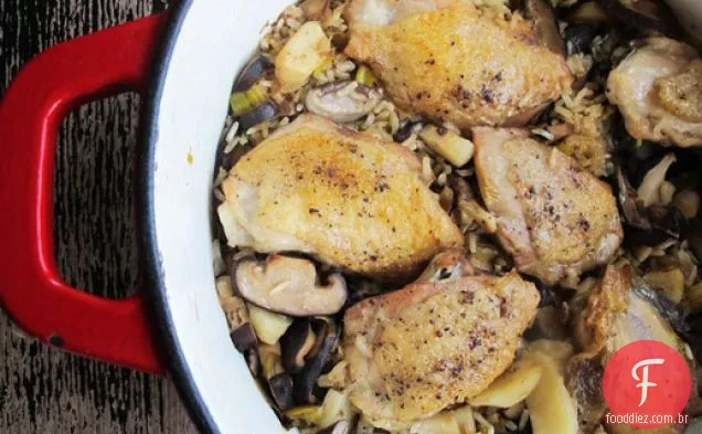 Frango De Gergelim de uma panela, Shiitake e arroz integral