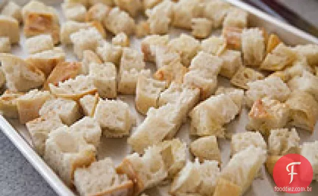 Sopa de pão (panade) com cebola, acelga e cogumelos