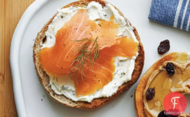 Queijo creme e Bagel de salmão defumado