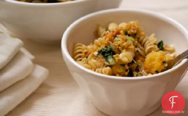 Fusilli Com Abóbora, Acelga, Nozes E Pangritata
